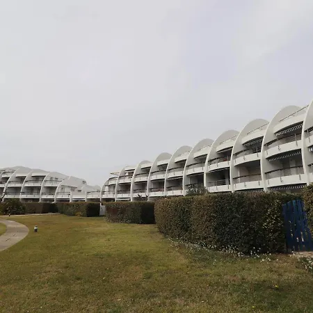Appartement Rez-de-jardin Bord De Mer, Terrasse 30m², 5 Pers, Port Camargue - Fr-1-307-228