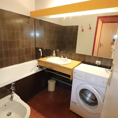 Rez-de-jardin Bord De Mer, Terrasse 30m², 5 Pers, Port Camargue - Fr-1-307-228