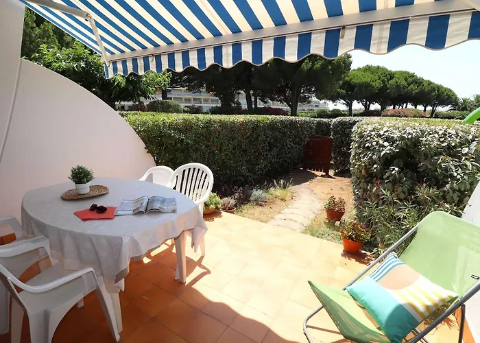 Апартаменты Rez-de-jardin Bord De Mer, Terrasse 30m², 5 Pers, Port Camargue - Fr-1-307-228
