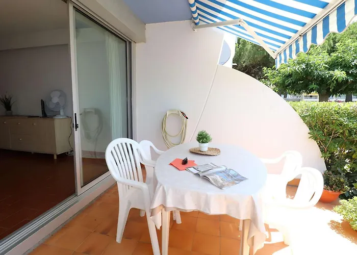 Rez-de-jardin Bord De Mer, Terrasse 30m², 5 Pers, Port Camargue - Fr-1-307-228 * Ле-Гро-дю-Руа